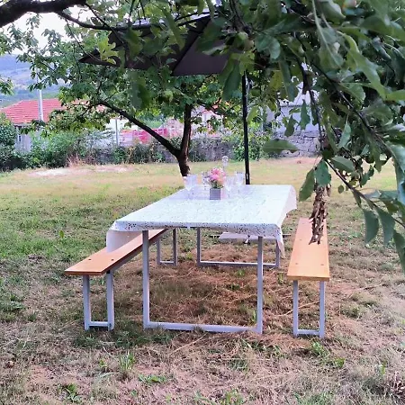 Anteana Vrlika Split Apartman Maovice